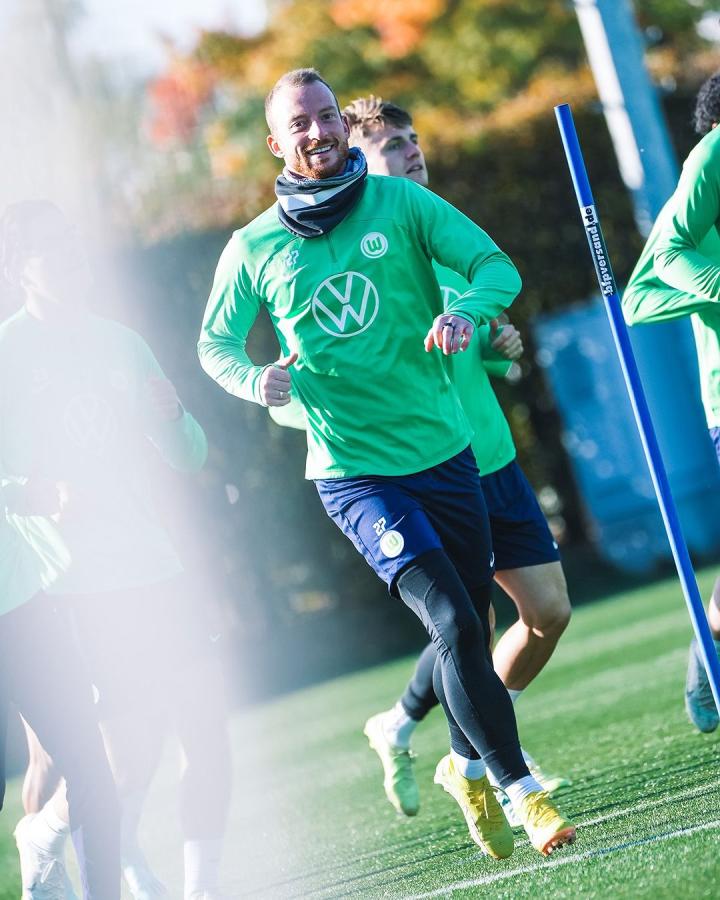 爱游戏下载 -窗口期体能课后，阿贾克斯防线松动备战德国杯，震撼外界，轮换策略成焦点 