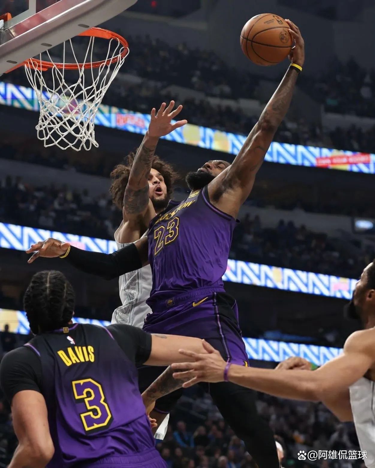 爱游戏网站 -今晚达拉斯独行侠临场应变：NBA总决赛节点到来，引发热议，阵容厚度经受考验的简单介绍