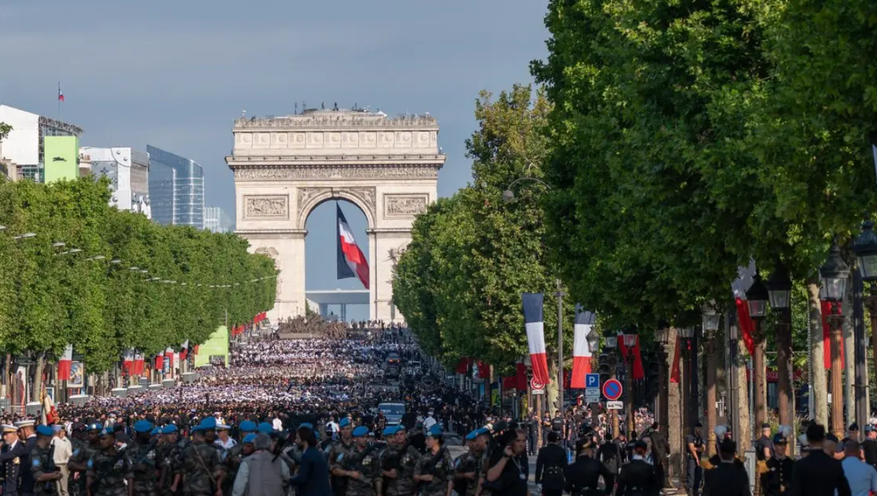 爱游戏app -印第安纳波利斯号电影完整版免费中文版