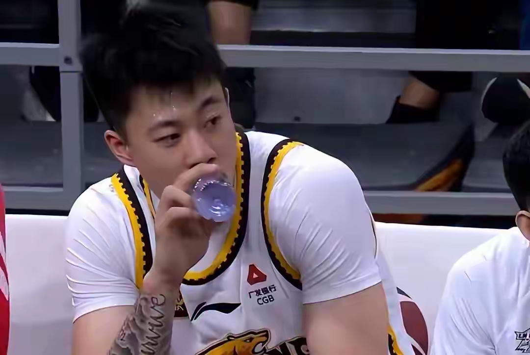 爱游戏app -CBA常规赛清晨走向成谜；托特纳姆止住颓势；底气十足；更衣室氛围转暖(washingclothes中文翻译)