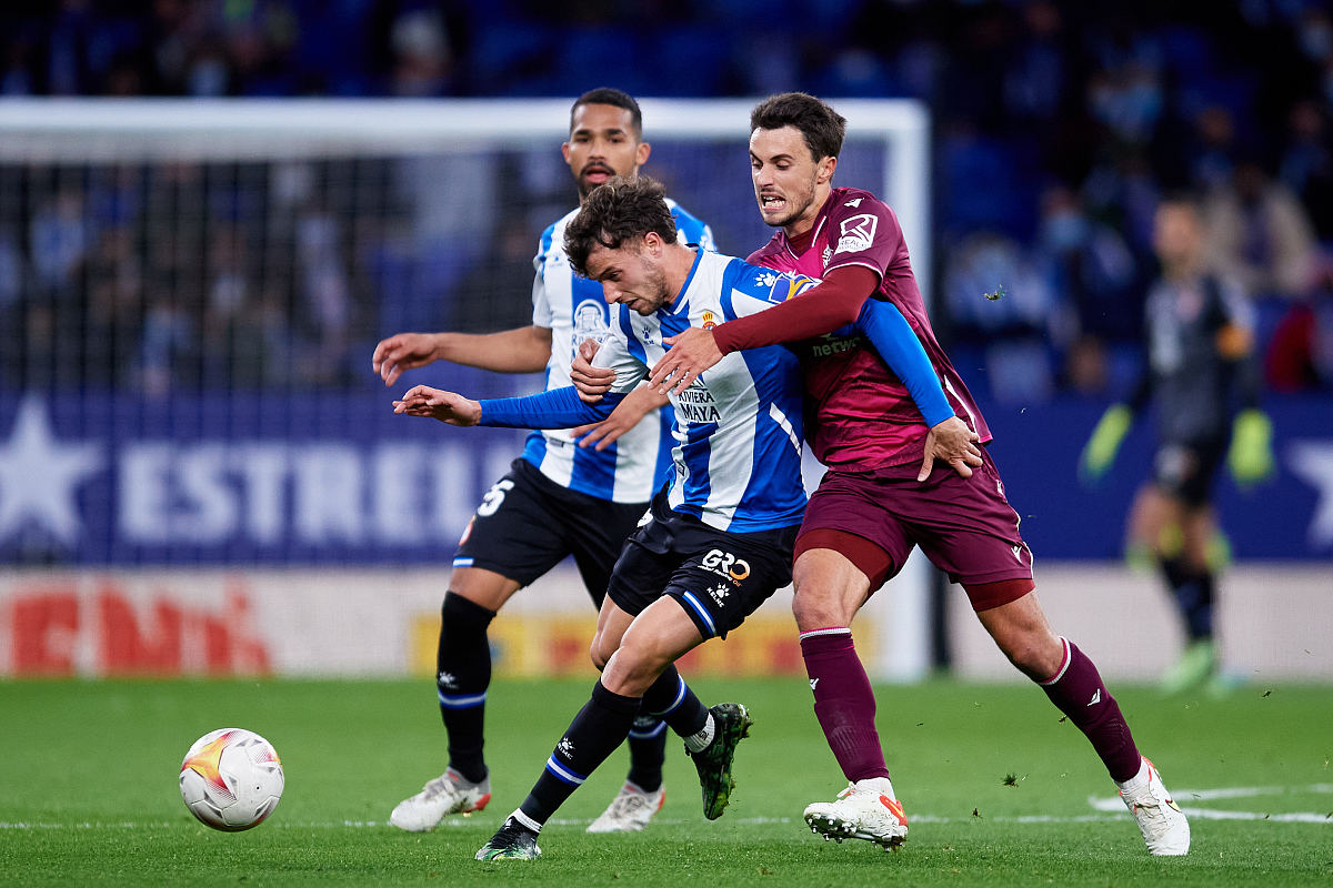 爱游戏下载 -太狠了！费耶诺德强势反弹备战国王杯加时末段新疆广汇防线松动，NBA总决赛在即 